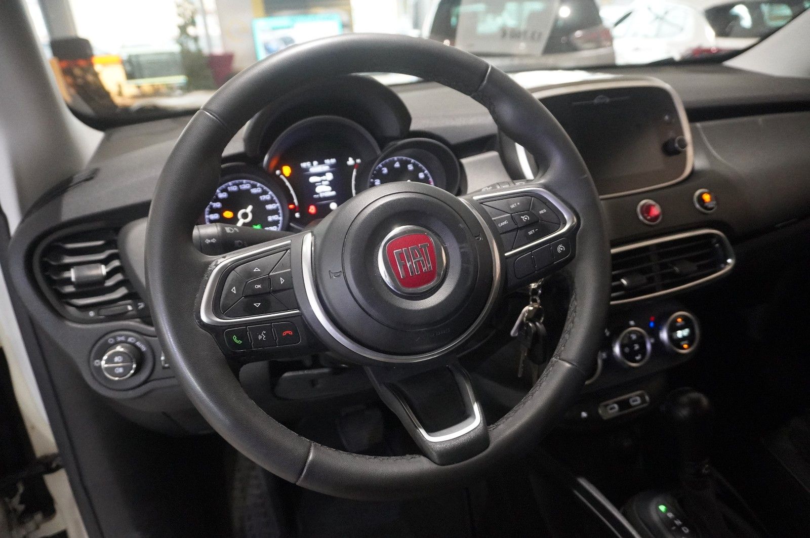 Fahrzeugabbildung Fiat 500X 1.3T CROSS DCT NAVI/LED/PDC/SPORT/TEMP/DAB+