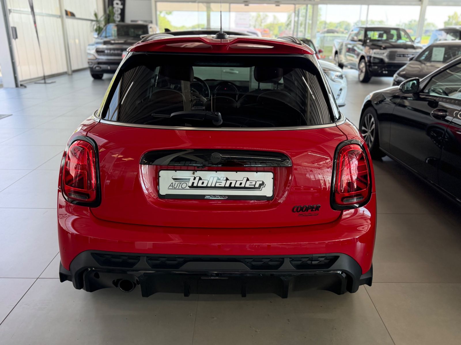 Fahrzeugabbildung MINI COOPER 1.5 5-trg.  John Cooper Works Trim