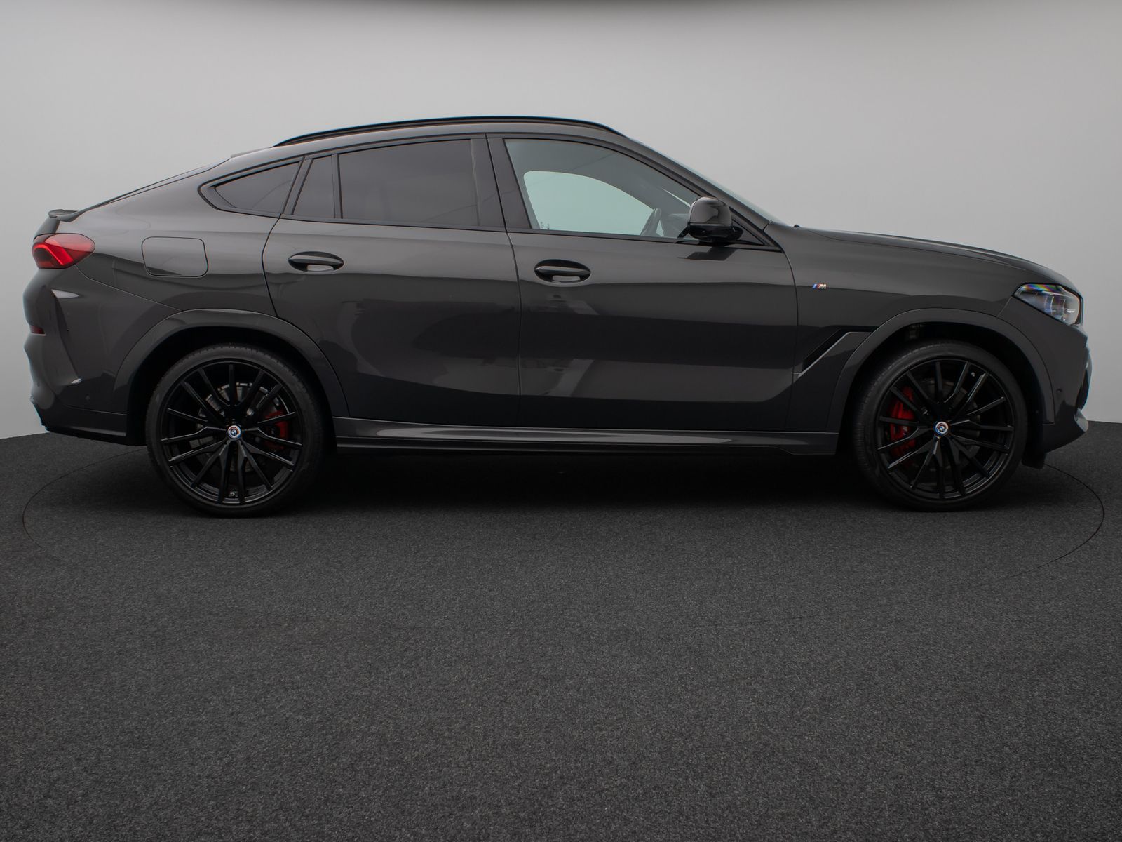 Fahrzeugabbildung BMW X6 M50i Panorama Laser 360°HUD DAB B&W AHK 22"