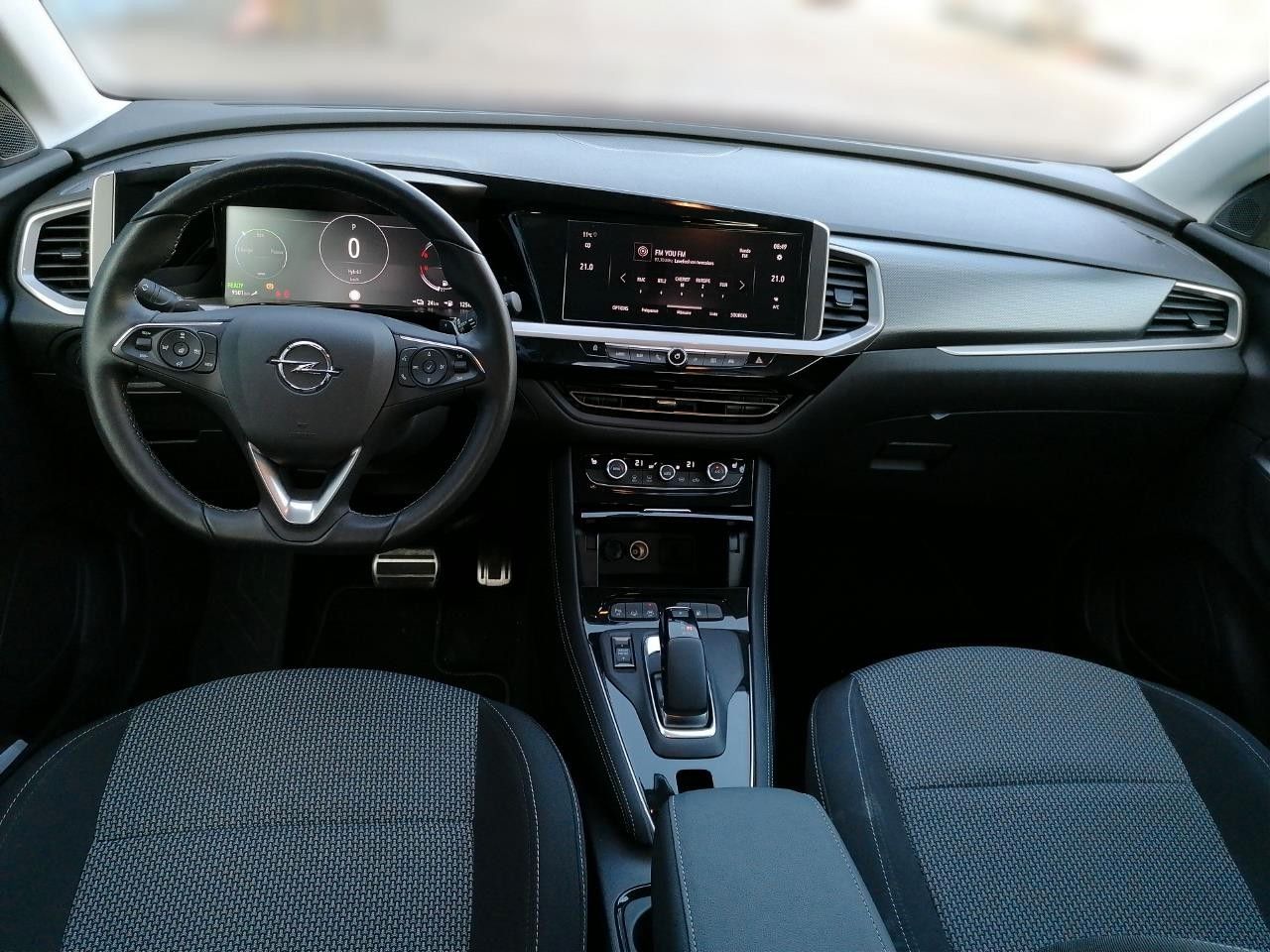Fahrzeugabbildung Opel Grandland (X) 1.6T EDITION HYBRID NAVI/LED/VIRT.