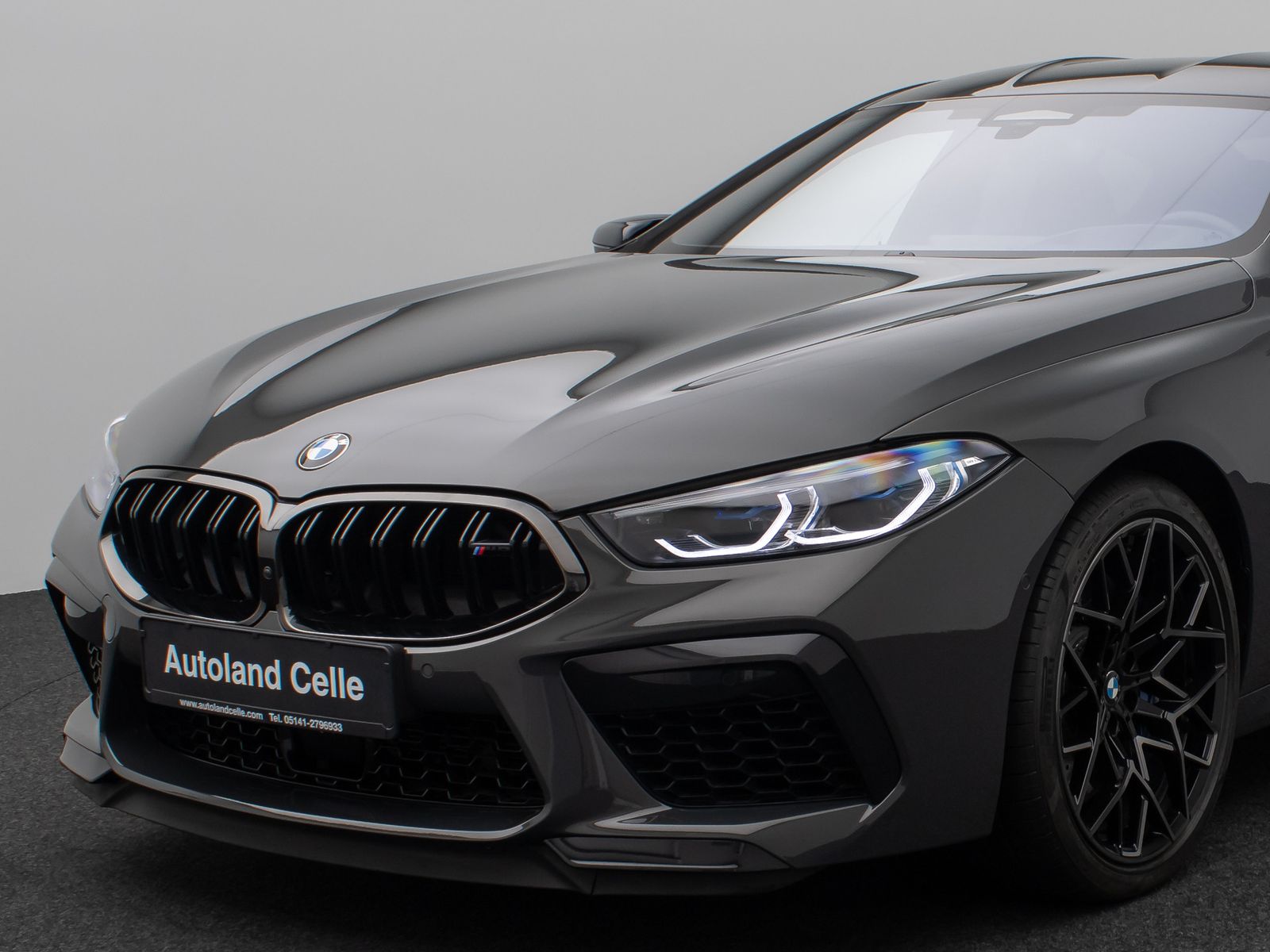 Fahrzeugabbildung BMW M8 Competition xD Gran Coupé 360°Laser HUD B&W