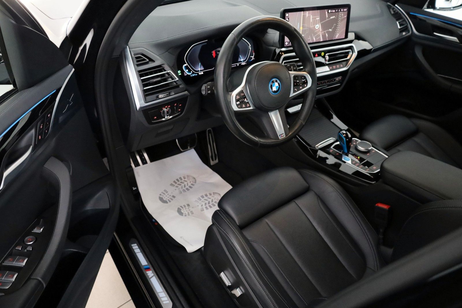 Fahrzeugabbildung BMW iX3 Inspiring Leder,Navi,LED,PanDach,SH,Park Pak