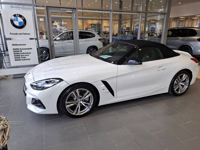 BMW Z4 sDrive 2.0i Aut. Navi HUD RFK Servicepaket !!