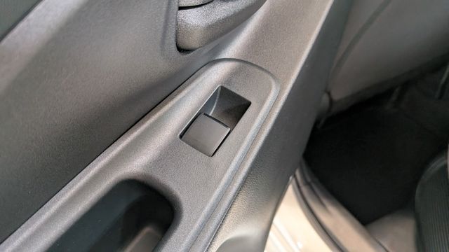 Fahrzeugabbildung Toyota Yaris 1.5 Business Edition KlimaA,Navi,SHZ,ACC