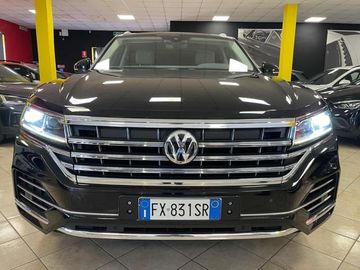Volkswagen Touareg - 2