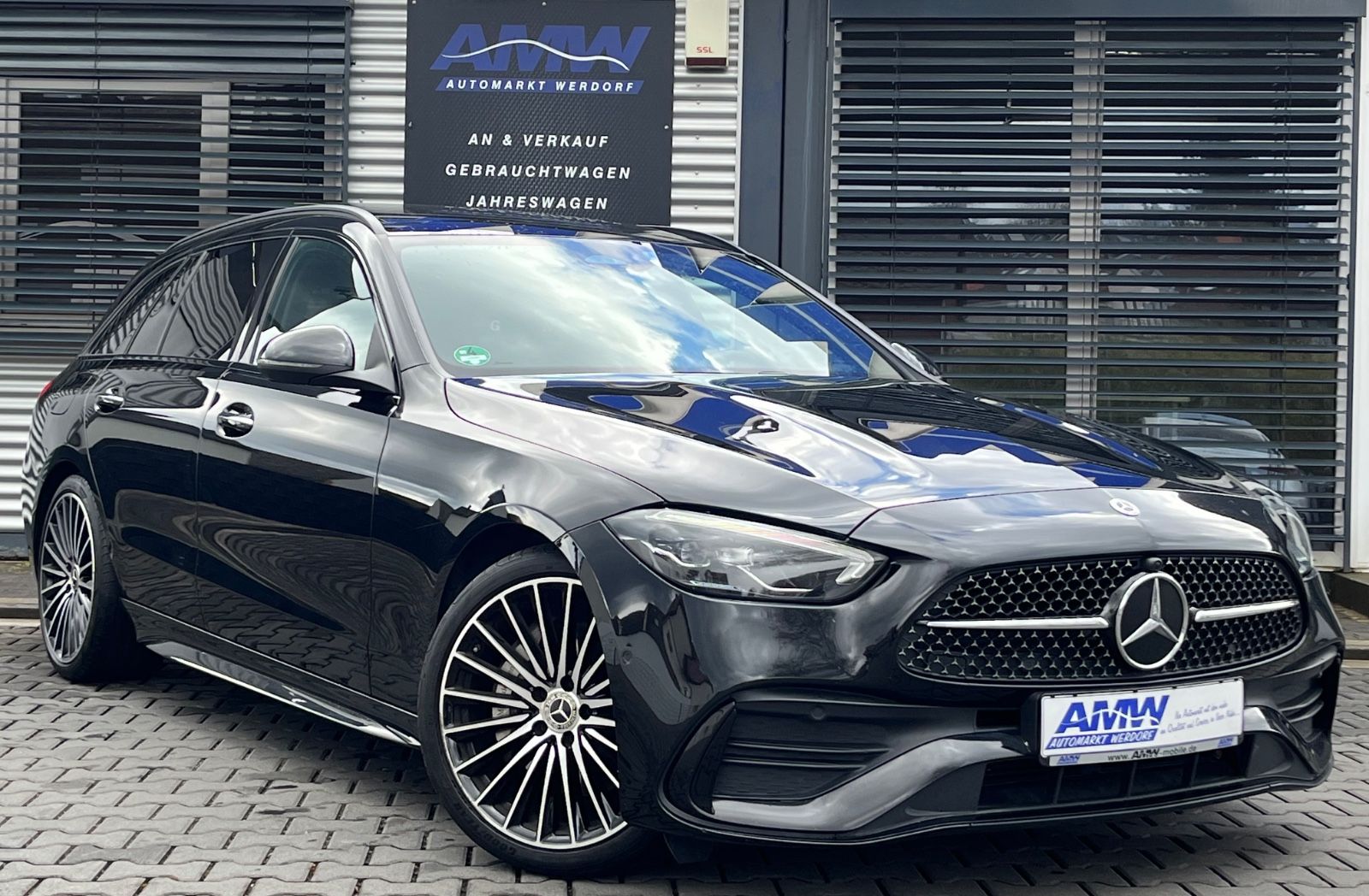 MERCEDES-BENZ C 300 d AMG-Line Night*AHK*PANO*CARBON*LED*LEDER