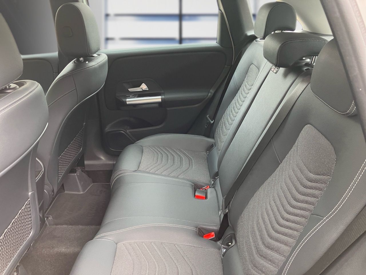 Fahrzeugabbildung Mercedes-Benz B 180 PROGRESSIVE+AHK+LHZ+SHZ+LED+EL.HECKKL+CARP