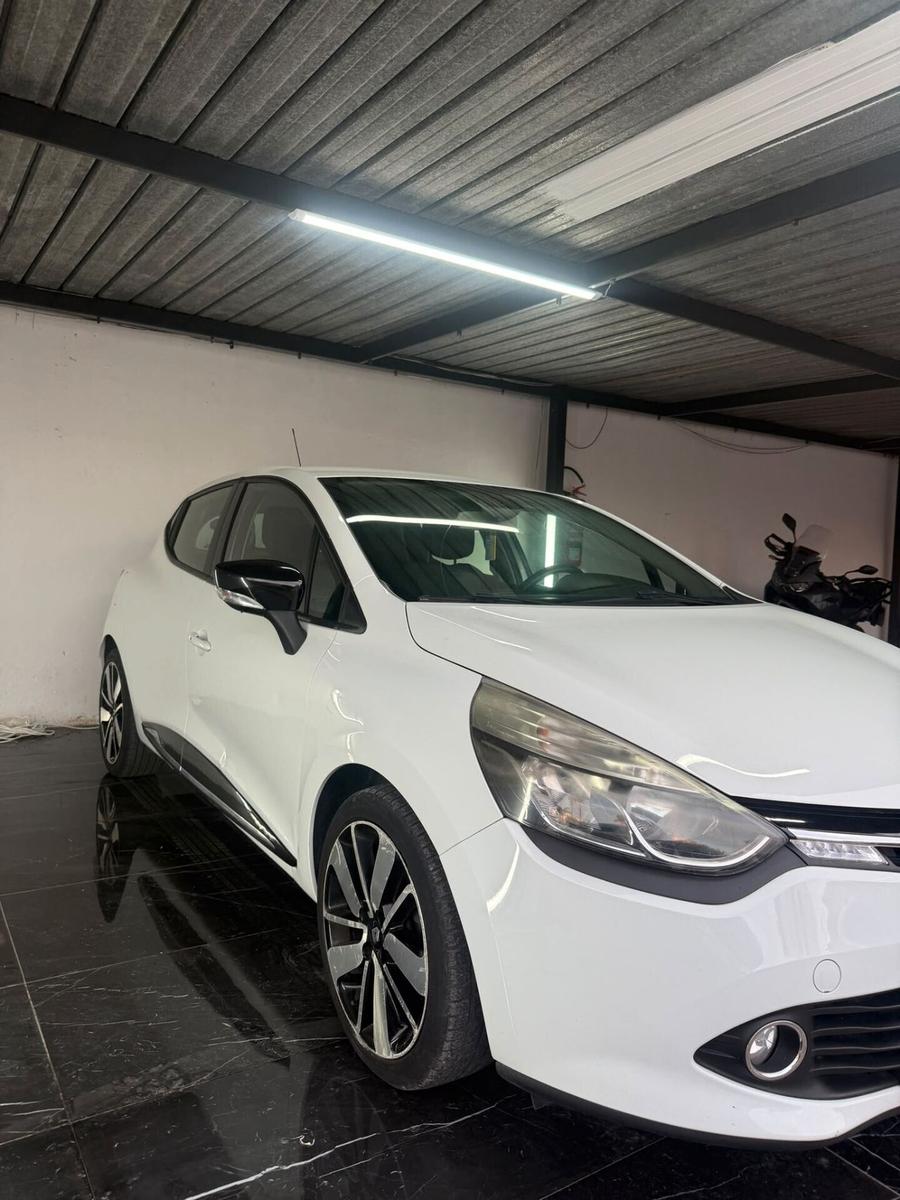 Renault Clio 2015 — engine 898 cm³, 90 HP (66kW)