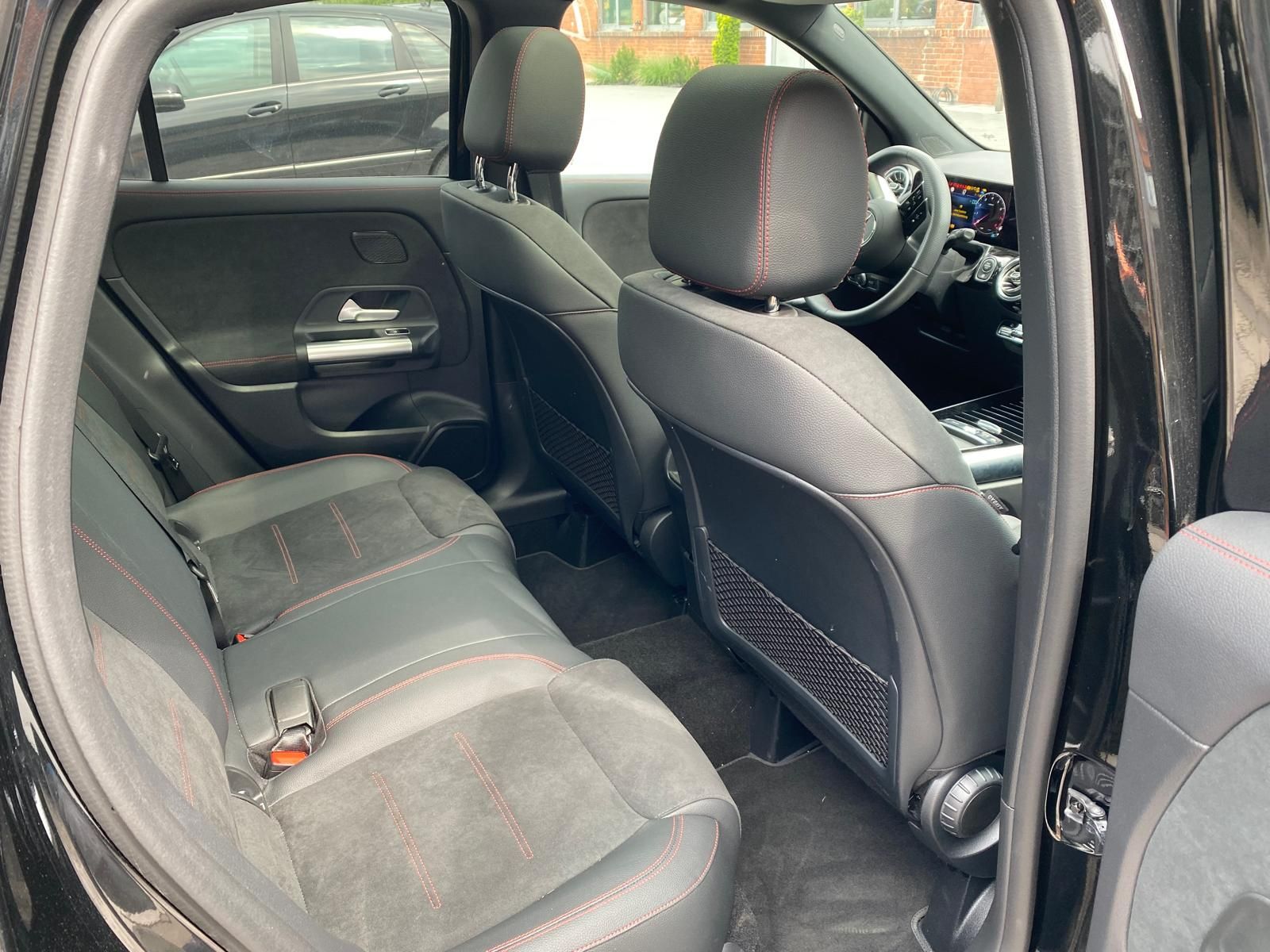 Fahrzeugabbildung Mercedes-Benz GLA 200 AMG/Pano/DIS/360/AHK/M-BEAM/