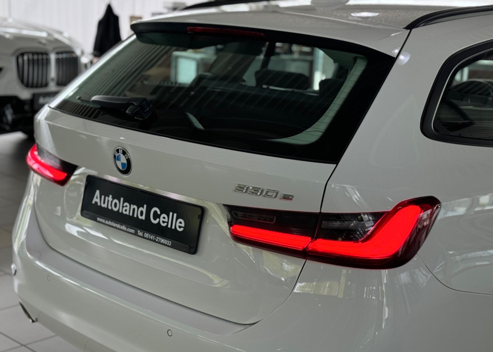 Fahrzeugabbildung BMW 330e Advantage DAB CockPit+ Sitzheizung PDC LED