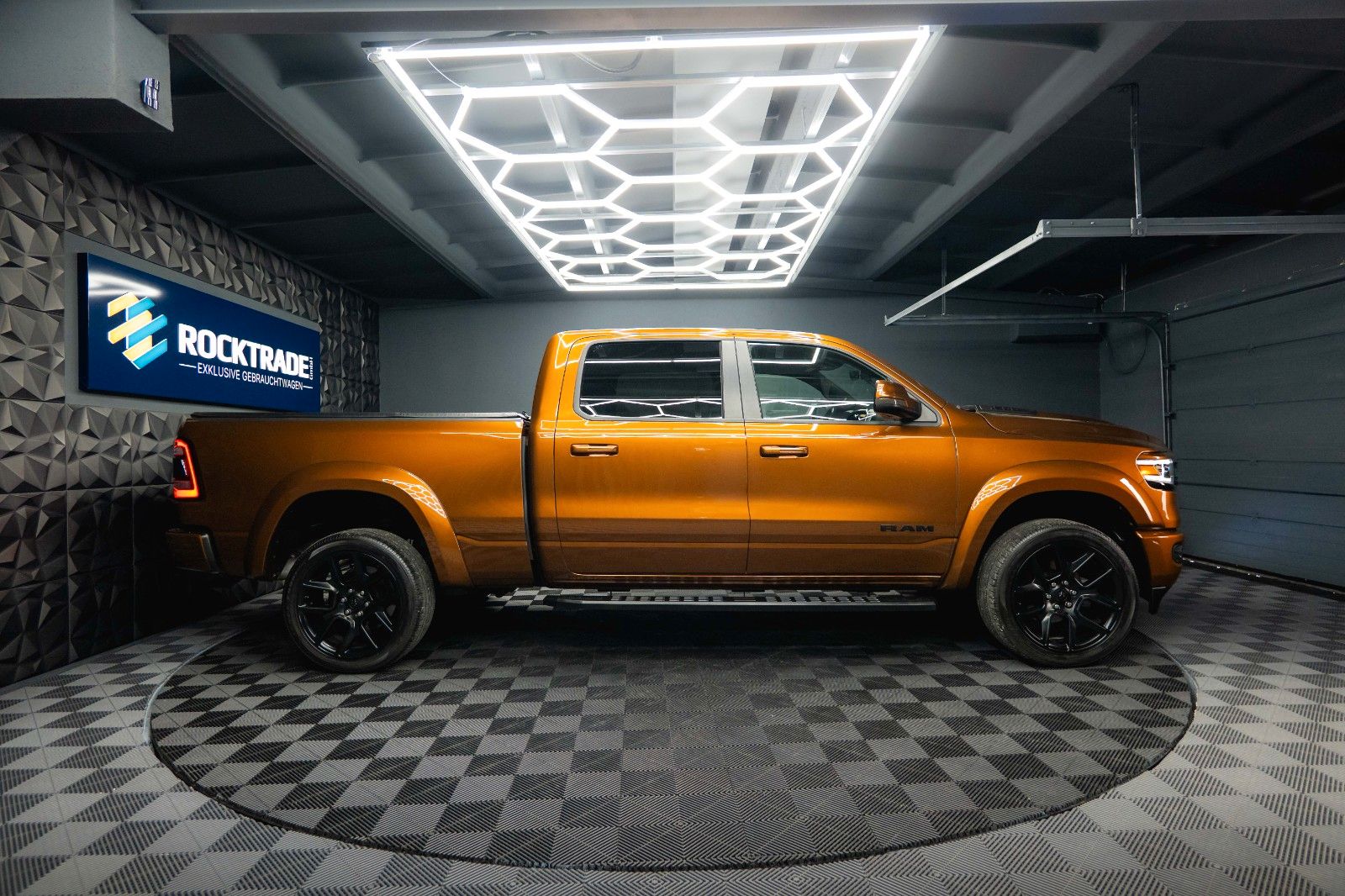 Fahrzeugabbildung Dodge RAM 5.7 V8 HEMI 4x4 COPPERHEAD Offroad LONGBED