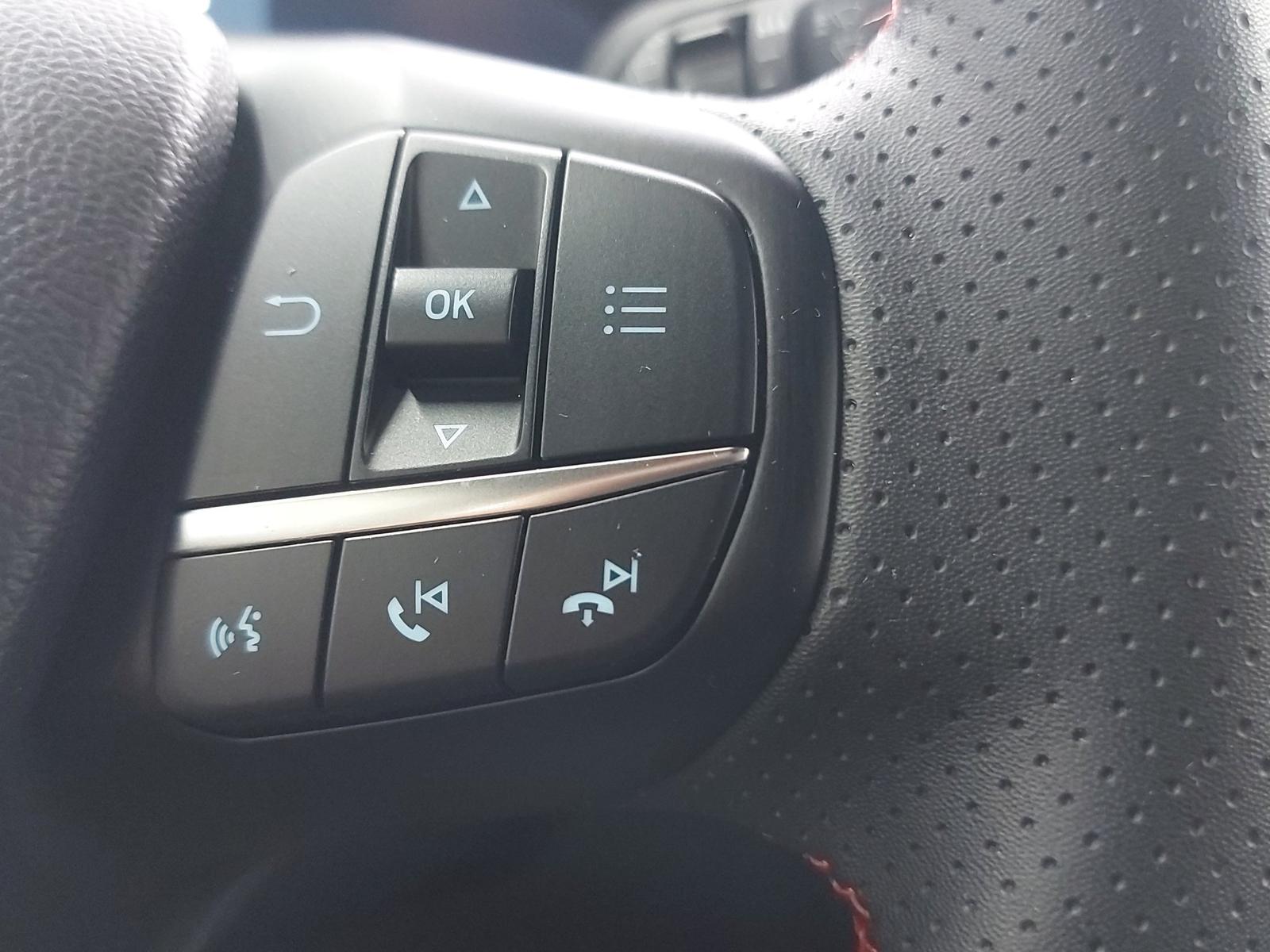 Ford Focus ST-Line X Turnier Aut.*AHK*ACC*HUD*KAM*NAV