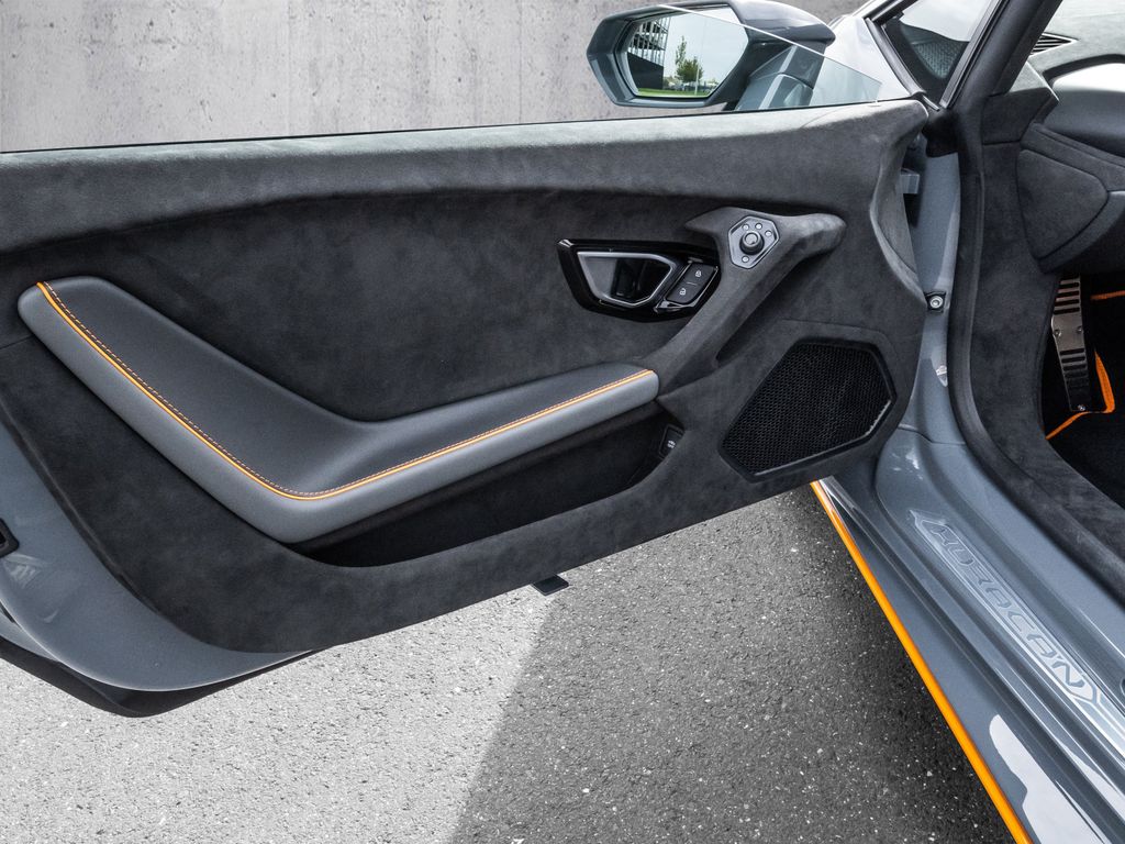 LAMBORGHINI Huracán 2024