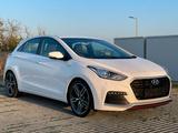 Hyundai i30 Turbo|POLAR|Kamera|SHZ|EUR6|1.HAND|NAVI - Hyundai i30 in Mannheim