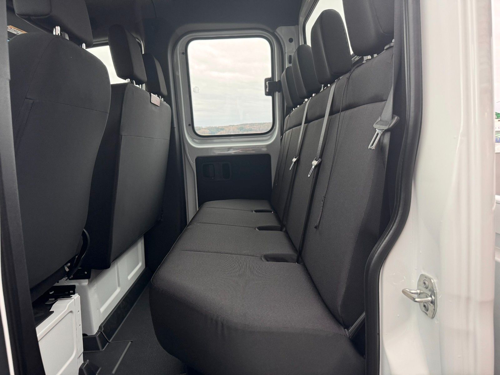 Fahrzeugabbildung Mercedes-Benz Sprinter 315 CDI DoKa 3665 9G Klima Kamera AHK