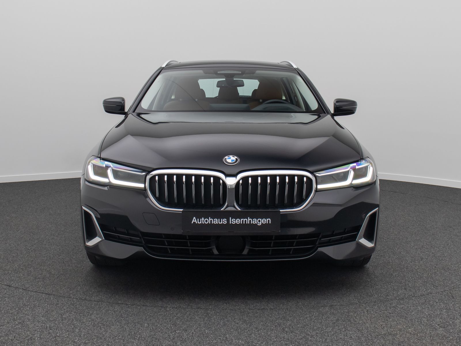 Fahrzeugabbildung BMW 540d xD Luxury Line Panorama HUD HIFi DAB DisKey