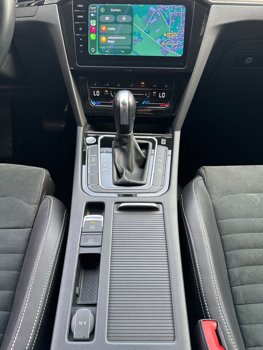 Fahrzeugabbildung Volkswagen Passat Variant Elegance NAV+IQ-LIGHT+ACC+360°+VC