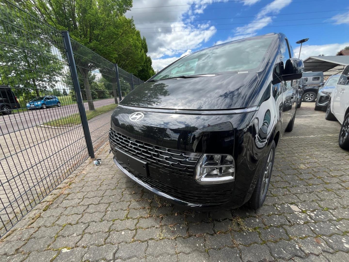 Hyundai STARIA Prime HEV 9-Sitzer Automatik Leder 360°-K