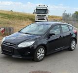 Ford Focus Lim. 1.0 *KLIMA*6.GANG*1.HAND*EURO.5*EFH* - Ford Focus bis 5.000 Euro