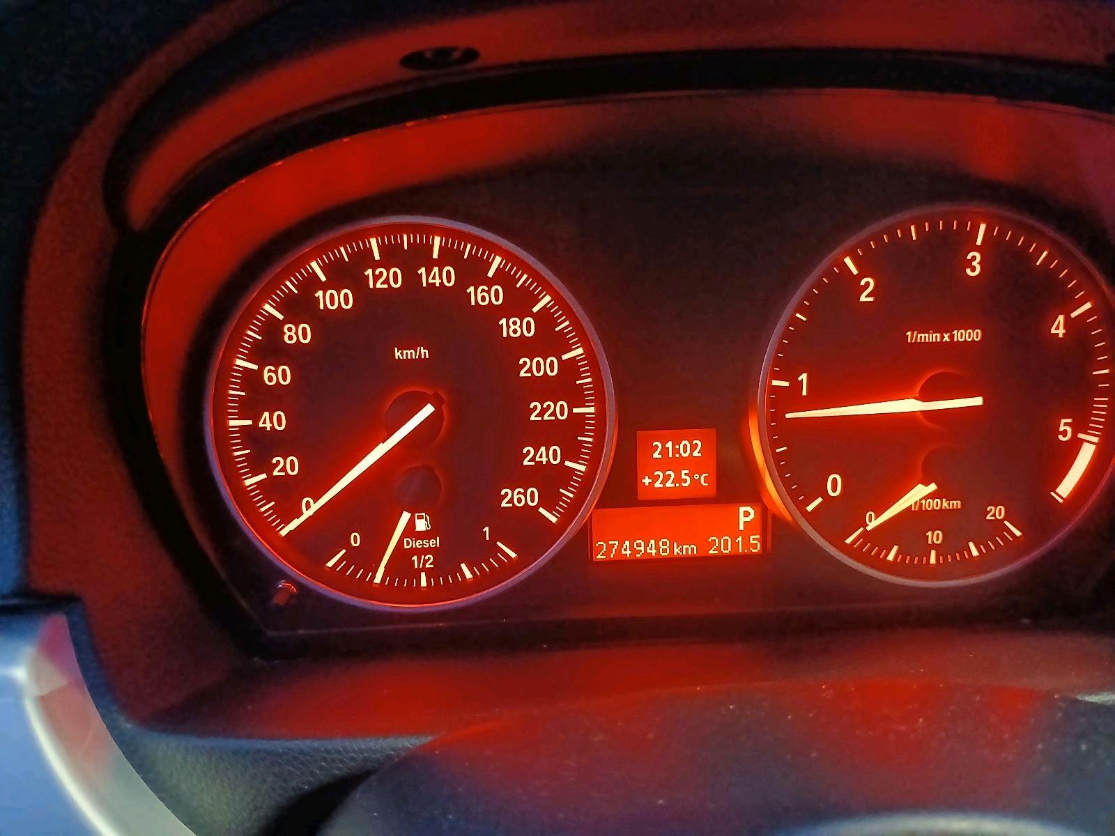 BMW 320 2011 — фото 11