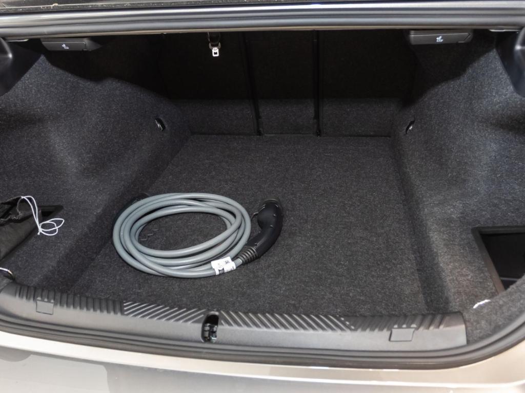 BMW 530 exMSport+AHK+Panorama+Navi+HUD+LED+RFK+Leder