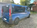 Renault Trafic 2.0 9 sitzer 2 Schiebetüren - gebrauchte Renault Trafic aus dem Jahr 2007