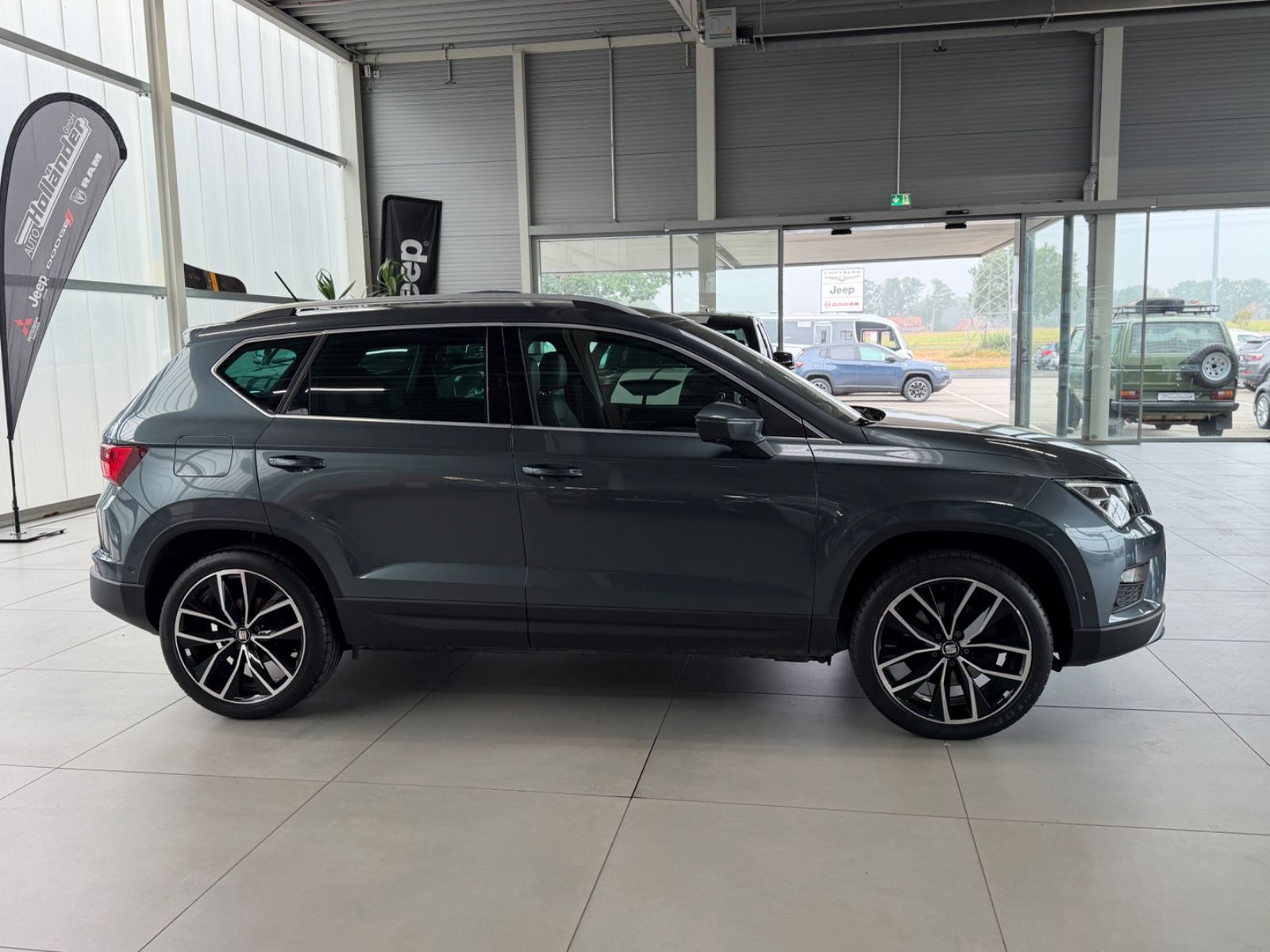Fahrzeugabbildung SEAT Ateca 2.0 TDI Xcellence 4Drive 360°-Kamera ACC