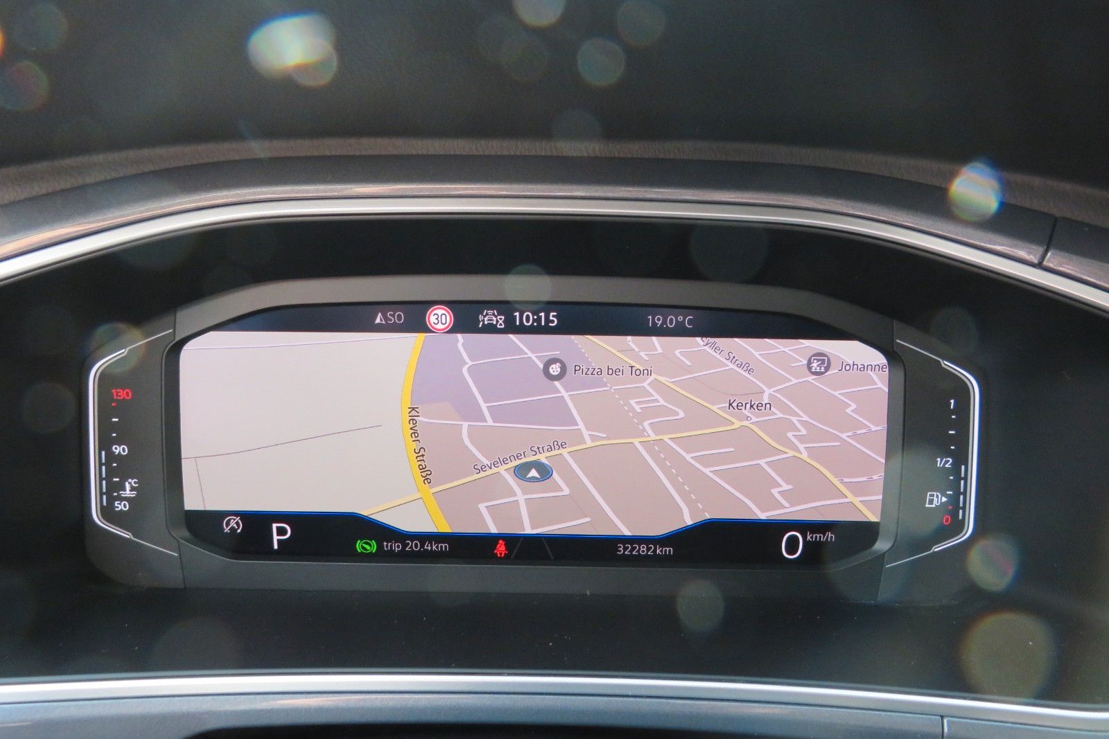 Fahrzeugabbildung Volkswagen T-Roc Style KAMERA ACC NAVI APP SITZH DIGI-COPI
