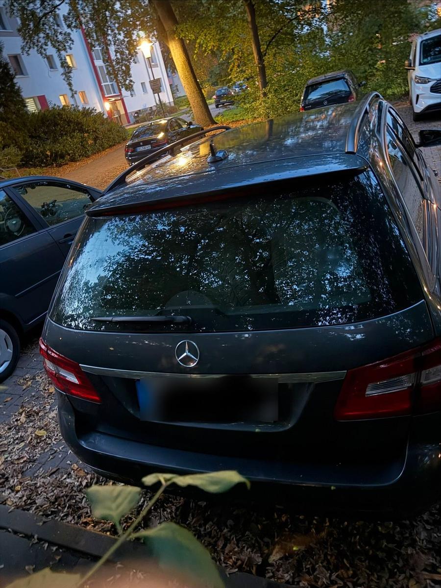 Mercedes-Benz E220 2010 — двигун 170 HP (125kW)