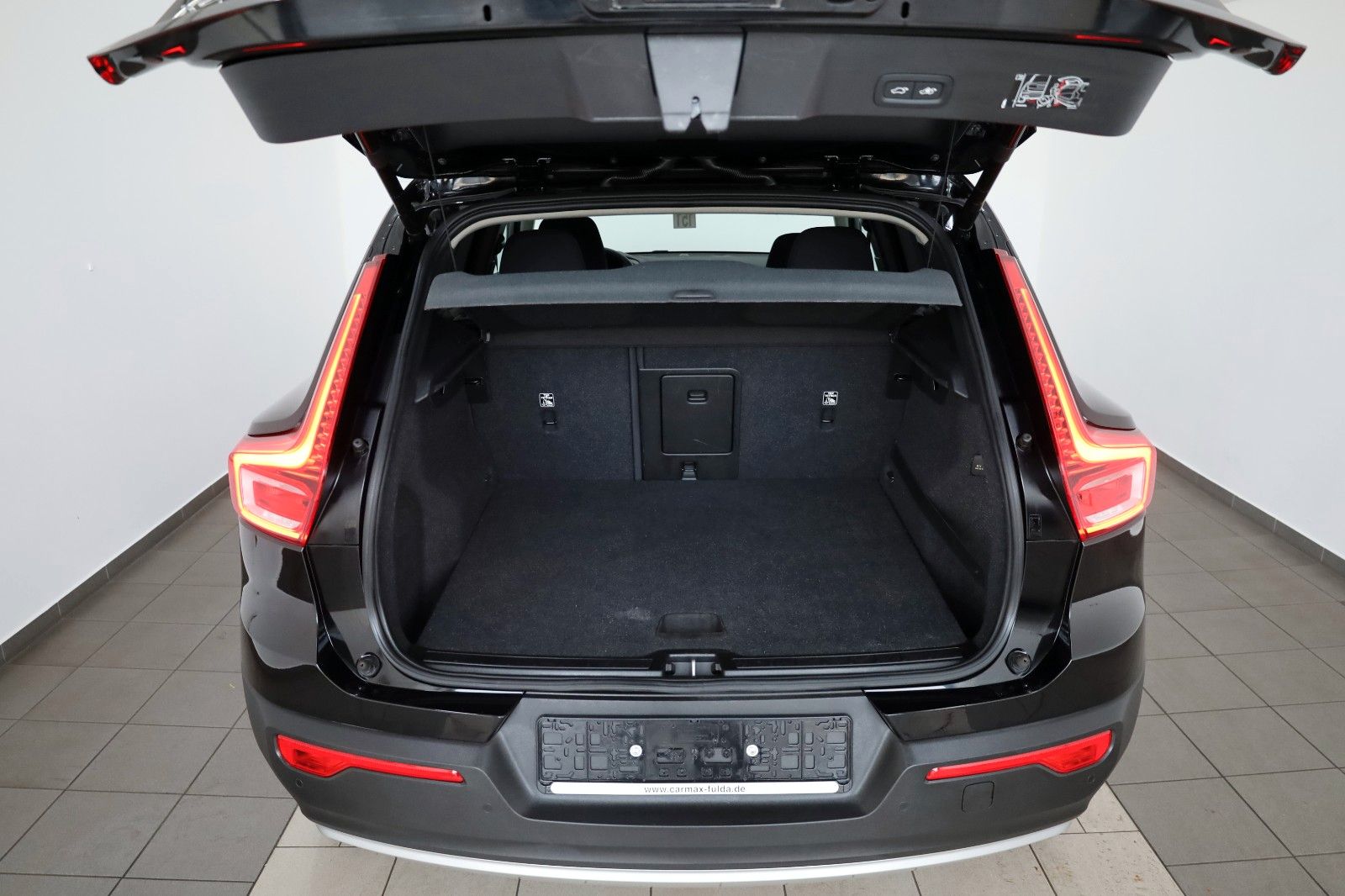 Fahrzeugabbildung Volvo XC40 Momentum Pro,Navi,LED,SH,Kamera,H&K,Carplay