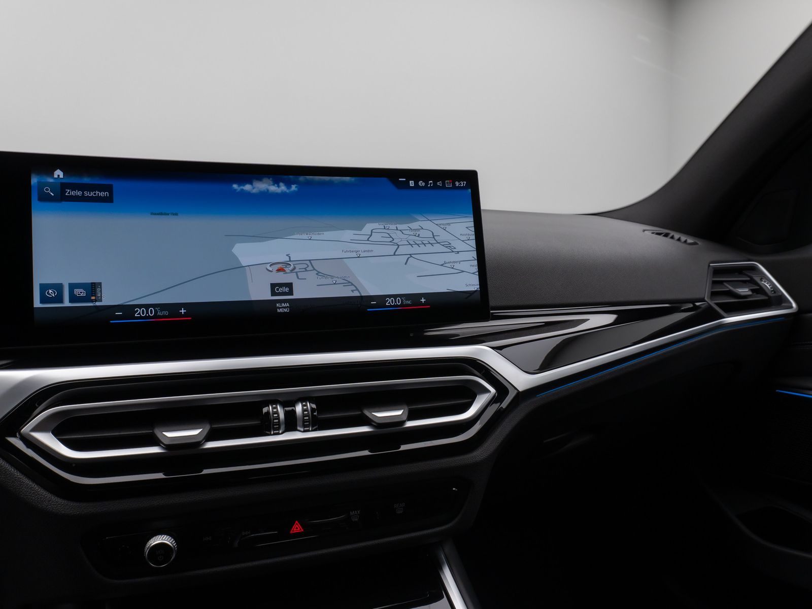 Fahrzeugabbildung BMW 330d Kamera DAB HiFi Leder Sport AdaptLED 18Zoll