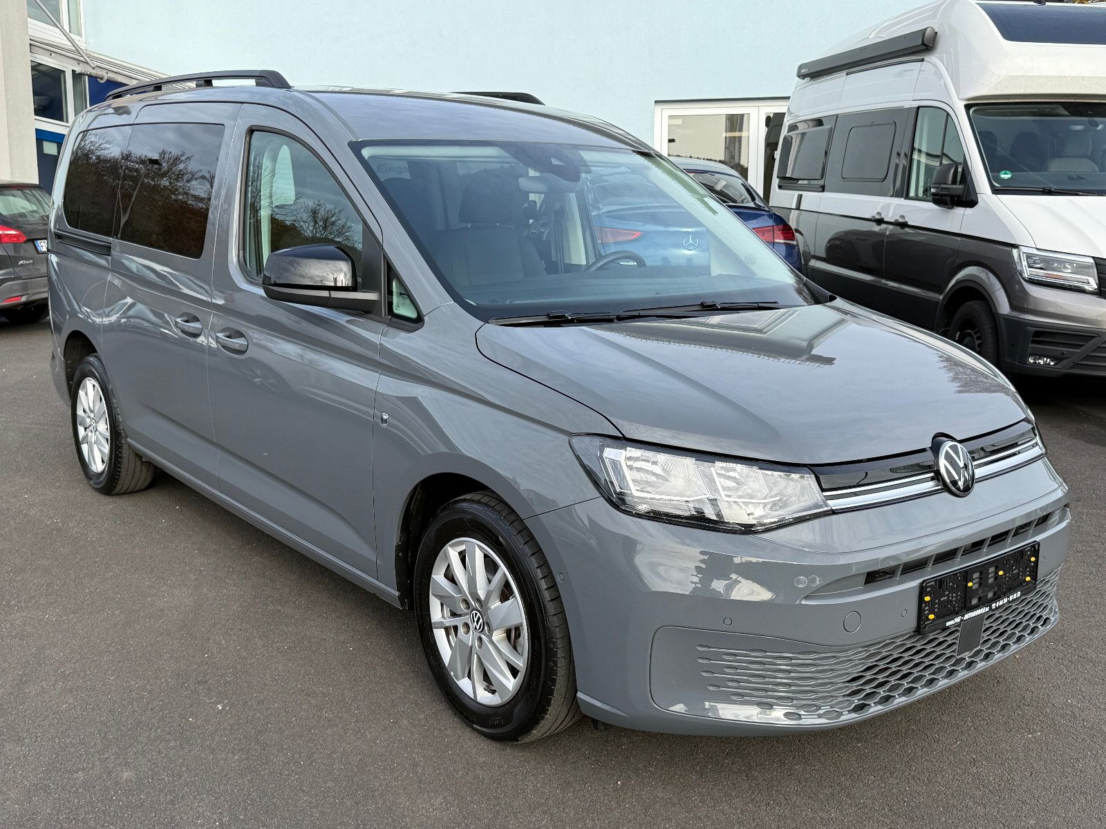 Fahrzeugabbildung Volkswagen Caddy Life Maxi 7-Sitzer ACC Blis DAB PDC SHZ