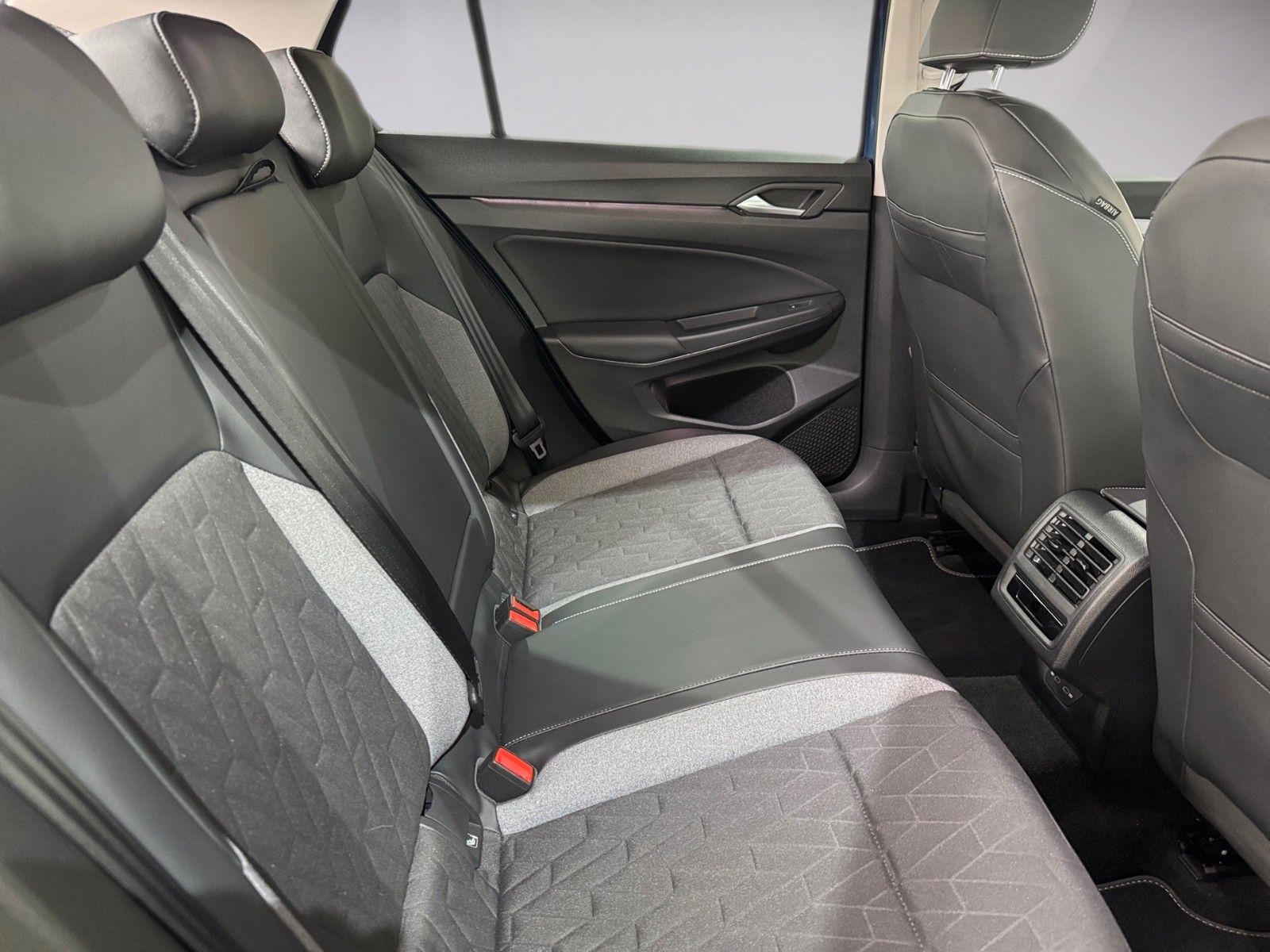 Fahrzeugabbildung Volkswagen Golf VIII Life GOAL 1.5 eTSI