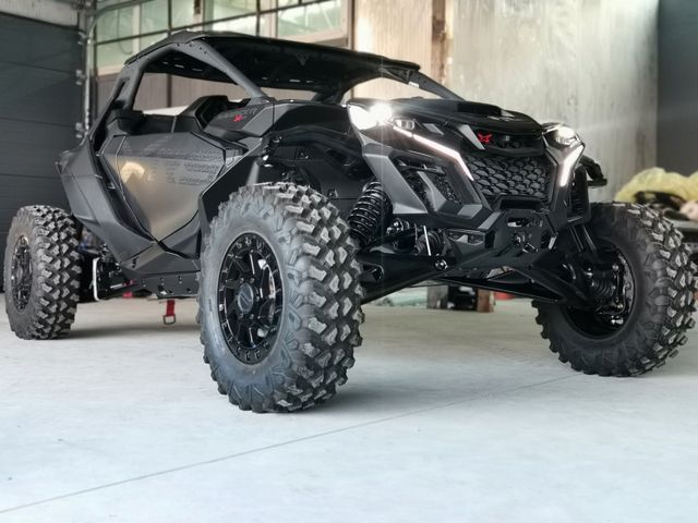 Can-Am Maverick R XRS DCT 2025