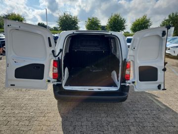 Bild 17 Opel Combo E Cargo Basis Musikstreaming DAB Verkehrsz