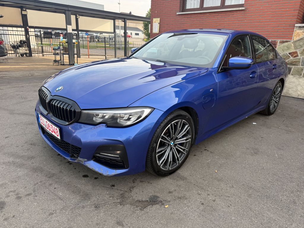 Image of BMW 330
