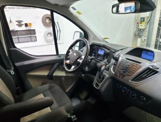 Fahrzeugabbildung Ford Tourneo Custom 2.0CDTi Auto 8-Sitze Navi 2xSchie