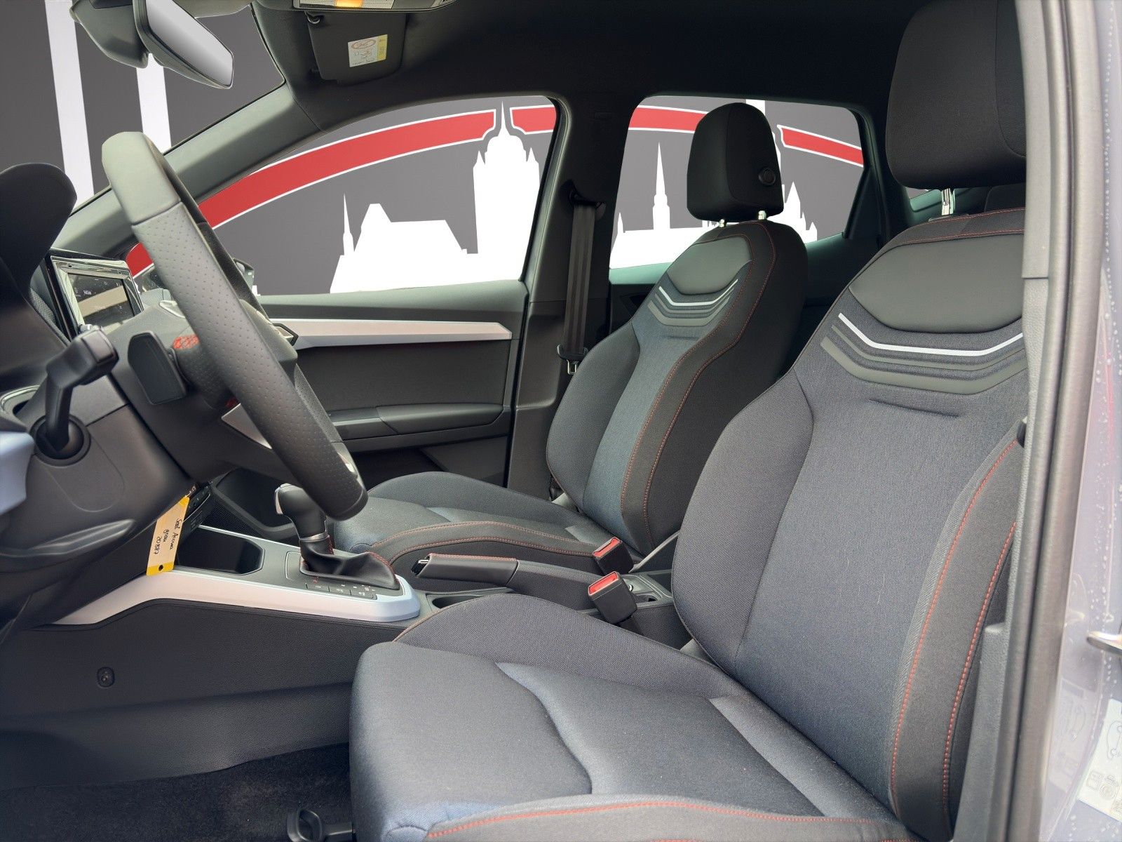 Fahrzeugabbildung SEAT Arona 1.0 TSI FR DSG ACC/SHZ/GJR/DAB/APPLE