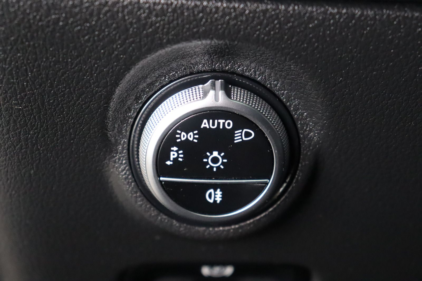 Fahrzeugabbildung Mercedes-Benz C 300 T d Avantgarde * Navi * LED * Sitzhzg.
