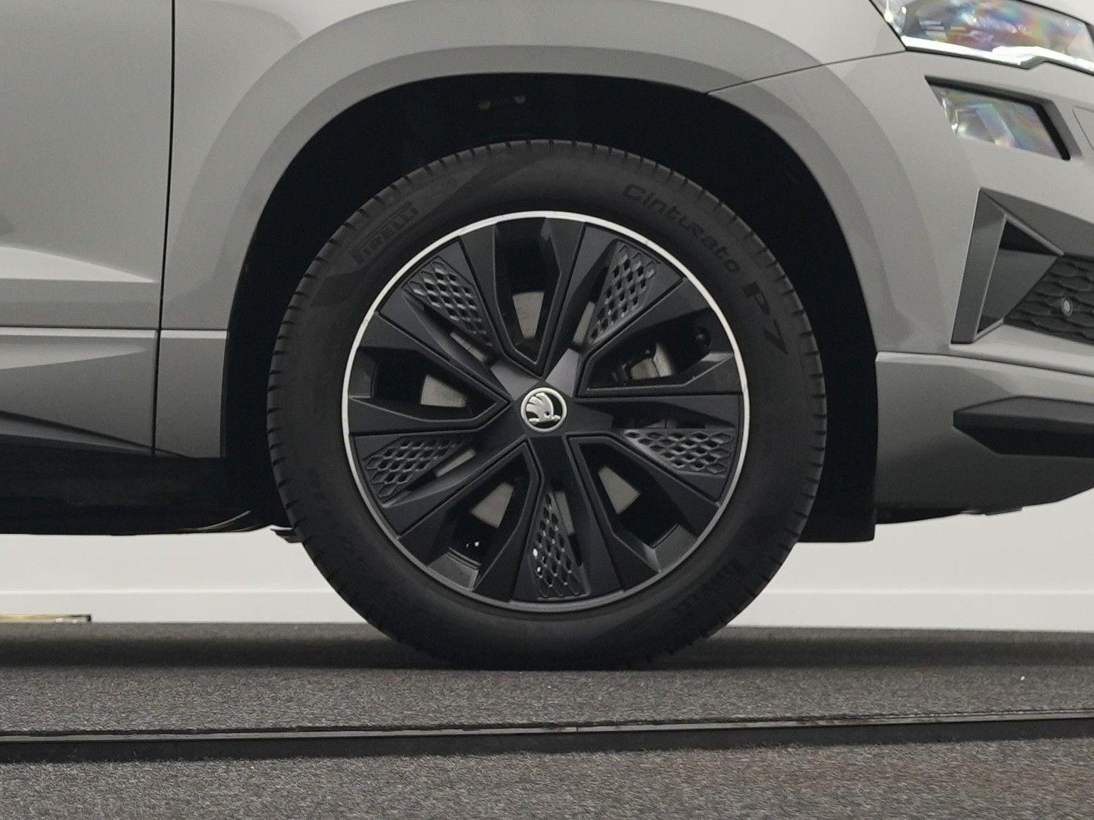 Skoda Karoq Sportline 2.0 TSI 4x4 DSG*AHK*R-KAM*LED*18