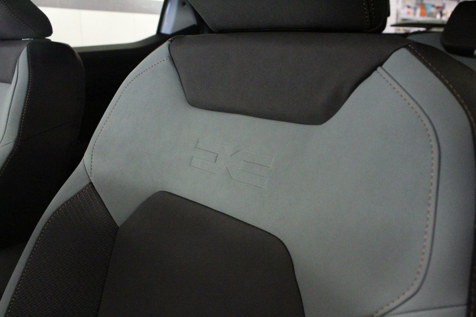 Fahrzeugabbildung Dacia Duster mild hybrid 140 Extreme *Winterp.*MY 26