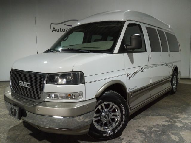 GMC Savana High Top Explorer Conversion Van Kamera