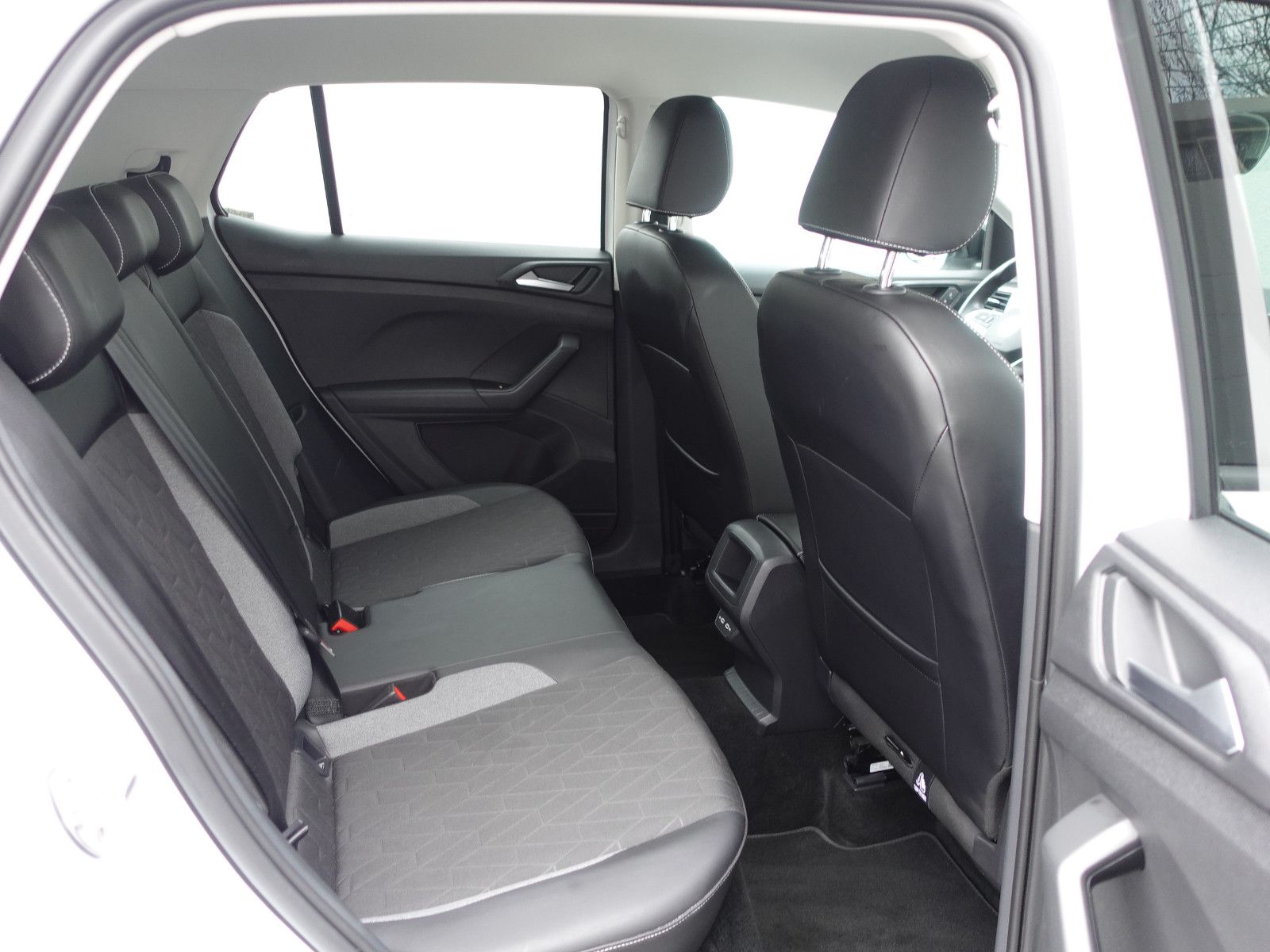 Fahrzeugabbildung Volkswagen T-Cross GOAL 1.0TSI,Navi,Kamera,Sitzhz,Allwetter