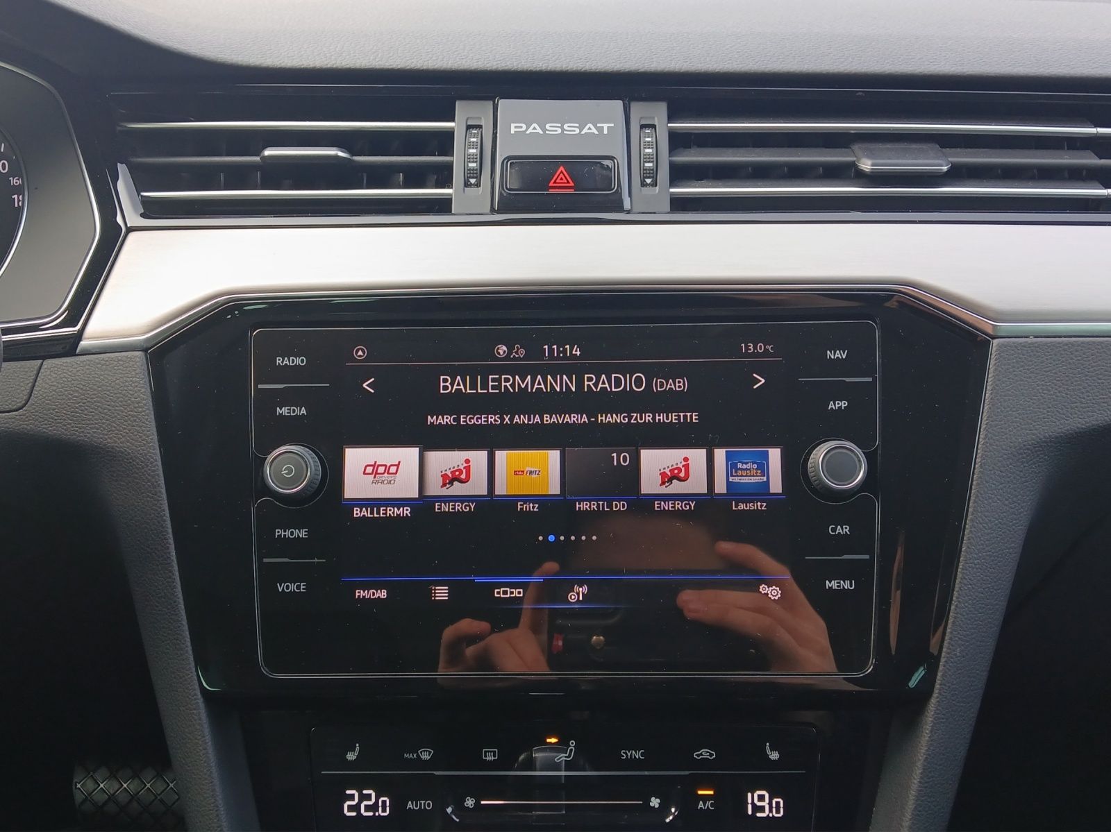 Fahrzeugabbildung Volkswagen Passat Variant TDI Elegance DSG Matrix AHK Navi