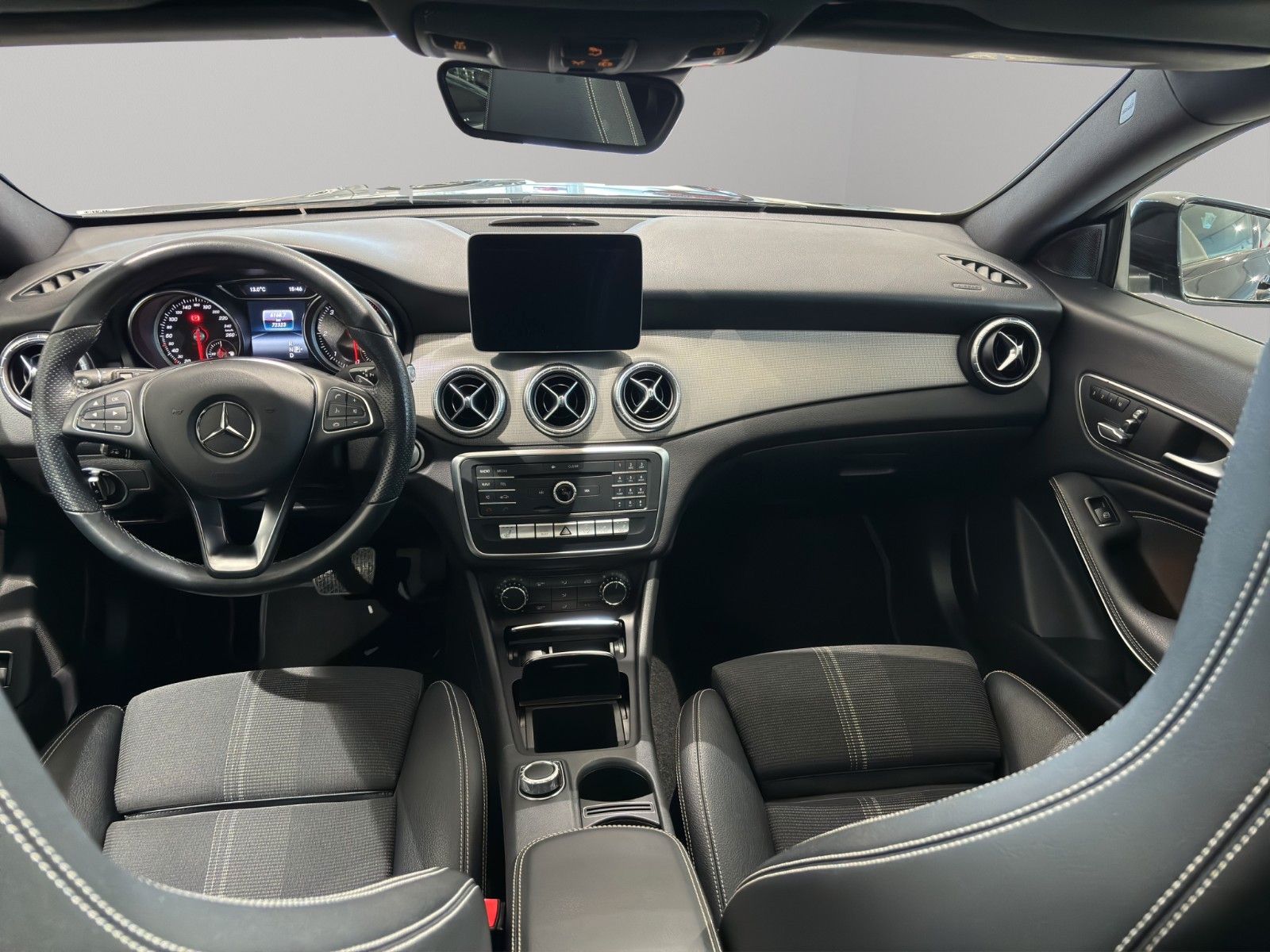 Mercedes-Benz CLA220d 4M SB 2.HD DSG ACC LED PANO NAV PARK SHZ foto 10