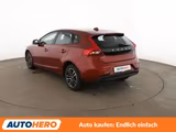 Volvo V40 2.0 D2 Momentum Aut.*NAVI*TEMPO*CAM*SHZ*PDC* - scheckheftgepflegte Volvo V40