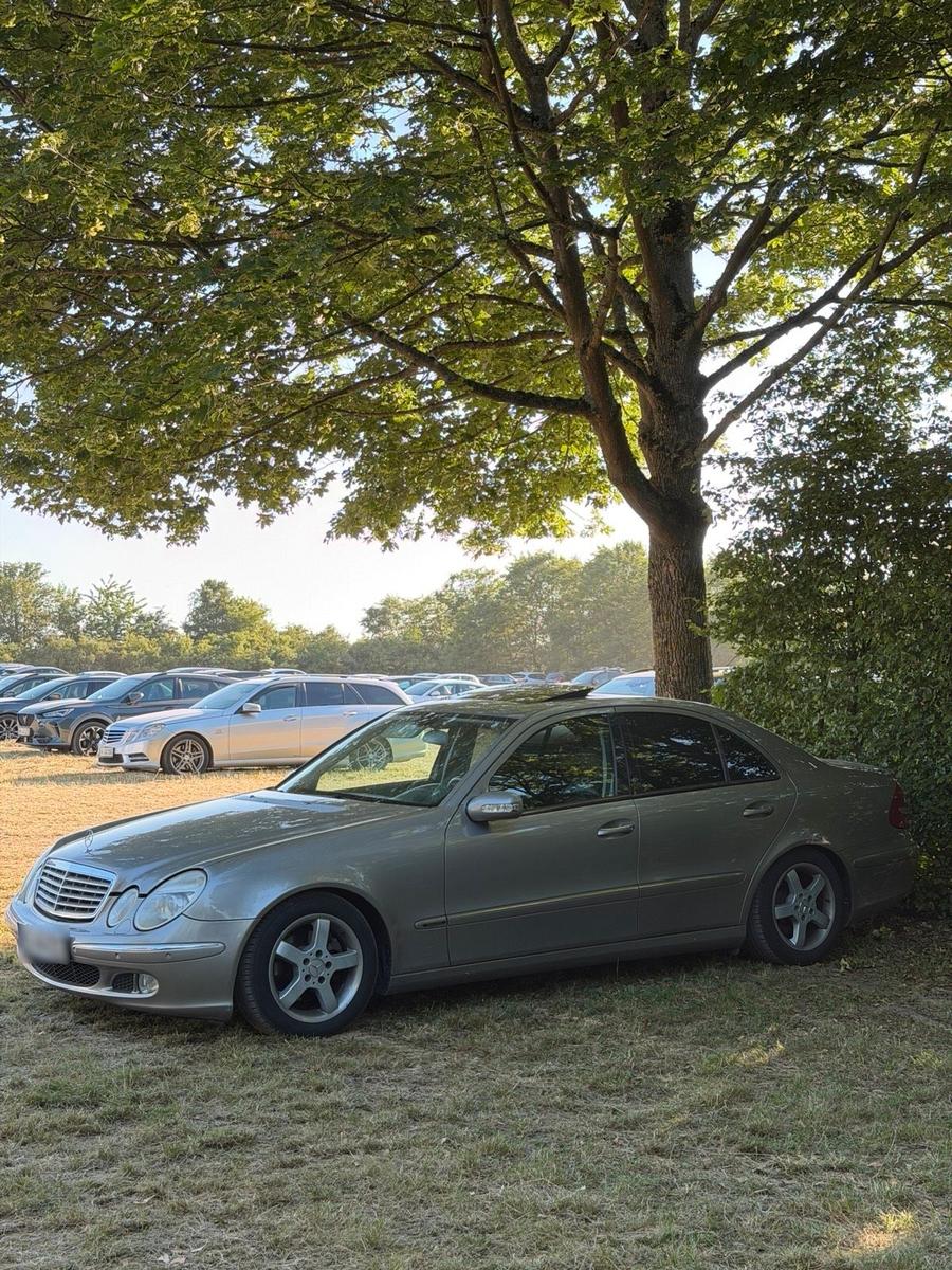 Mercedes-Benz E 220