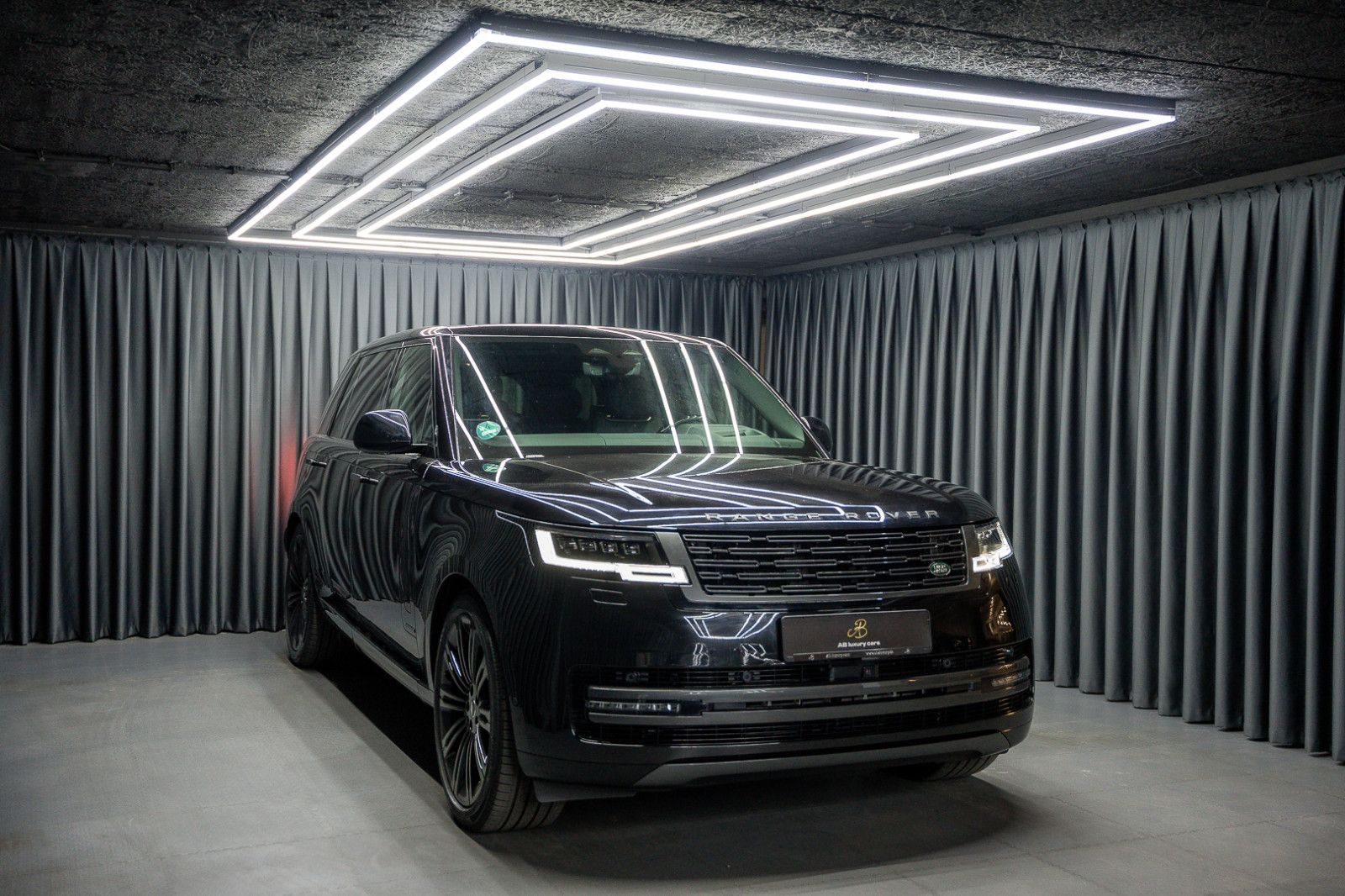 Fahrzeugabbildung Land Rover Range Rover P530 Autob. LWB Fond-TV 23''