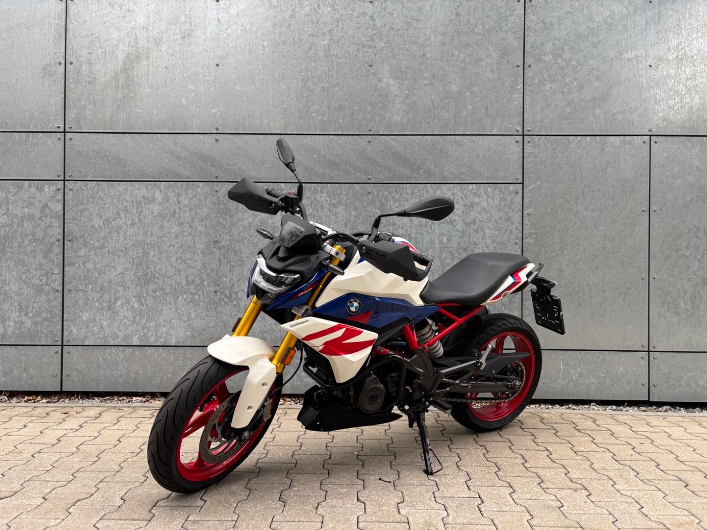 Fahrzeugabbildung BMW G 310 R Style Sport Tieferlegung Griffheizung