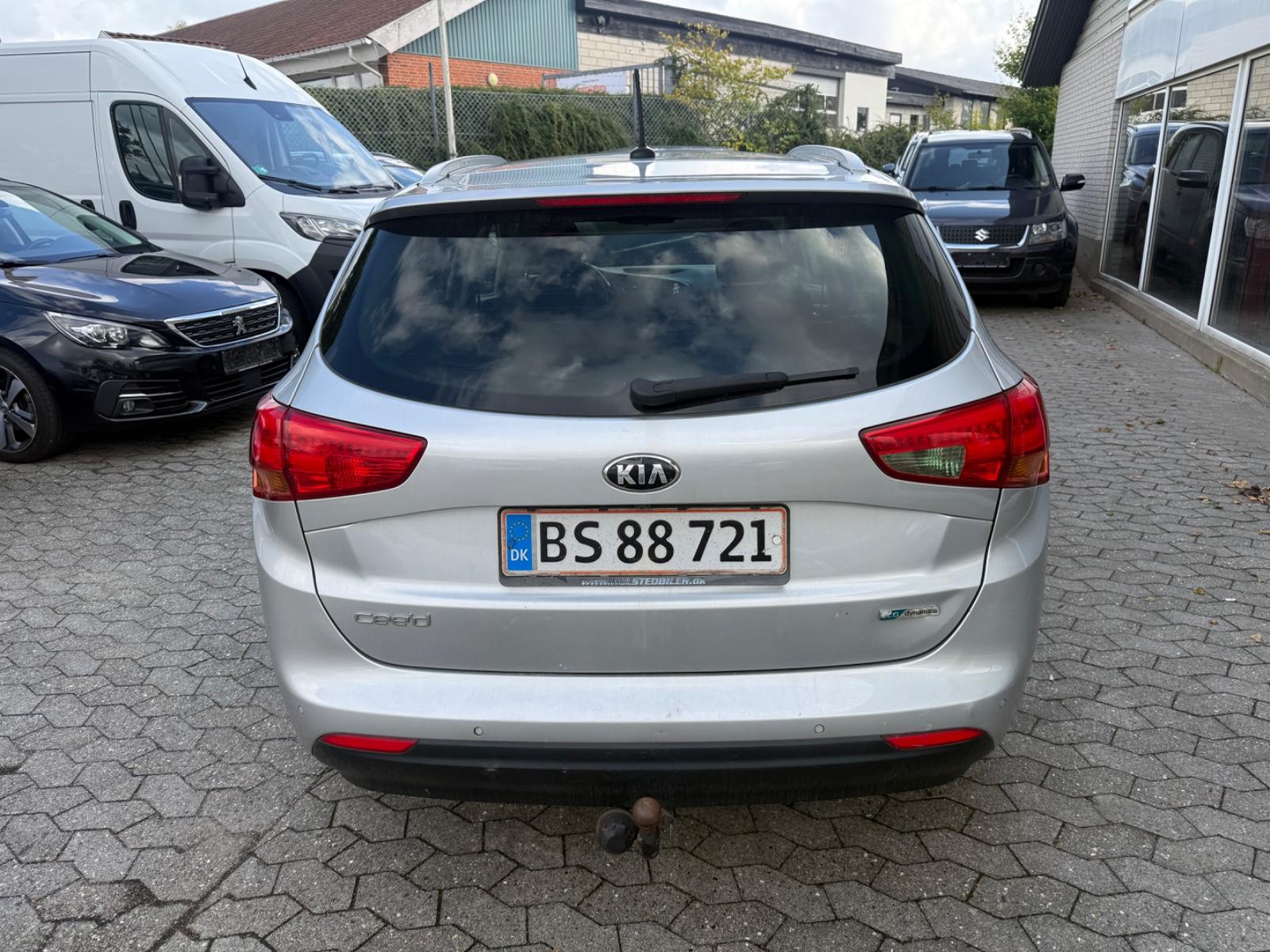 Kia cee'd 2015 — engine 1.582 cm³, 128 HP (94kW)